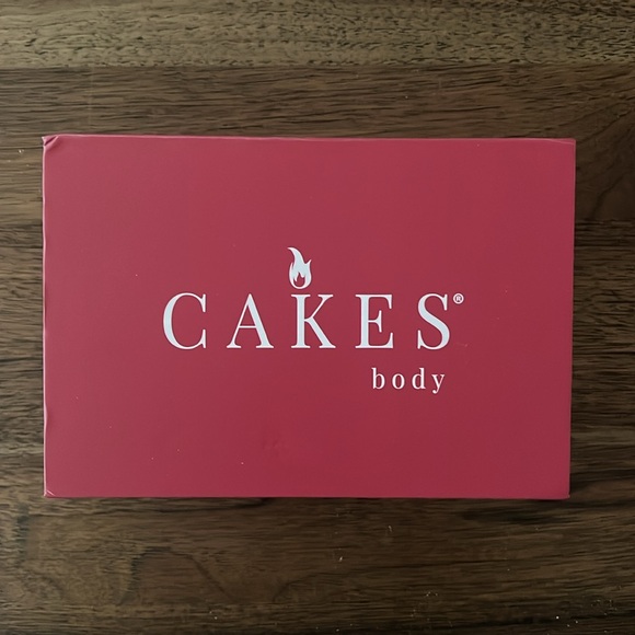 Cakes Body Cleavage Bra - Sticky - Picture 3 of 3